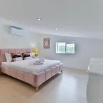 Luxury Maria With Large Pool Vila *