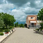 Luxury Maria With Large Pool Suhovare