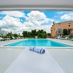 Vila Luxury Maria With Large Pool Suhovare