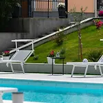 Luxury Maria With Large Pool