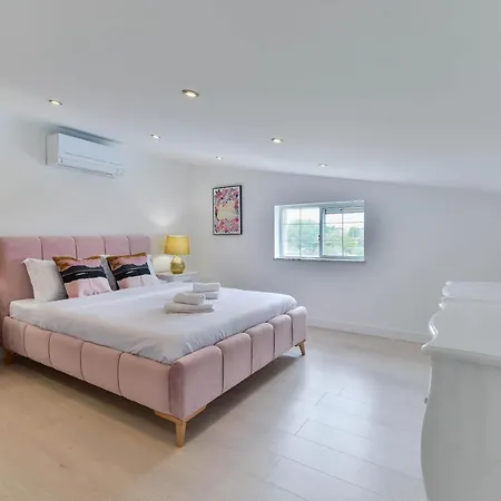 Luxury Maria With Large Pool Villa *