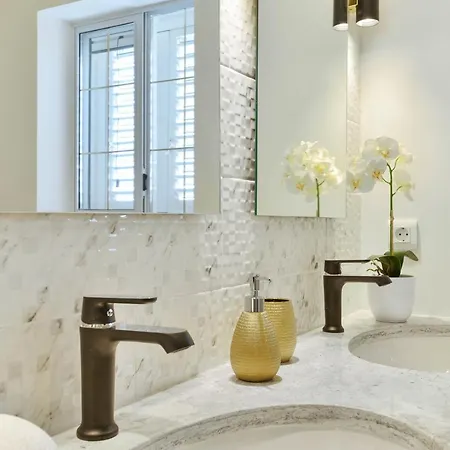 Luxury Maria With Large Pool Villa *