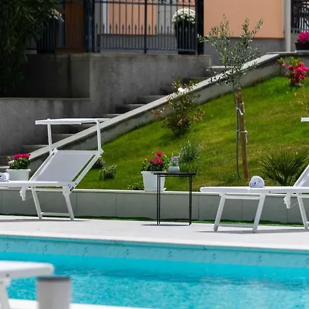 Luxury Maria With Large Pool