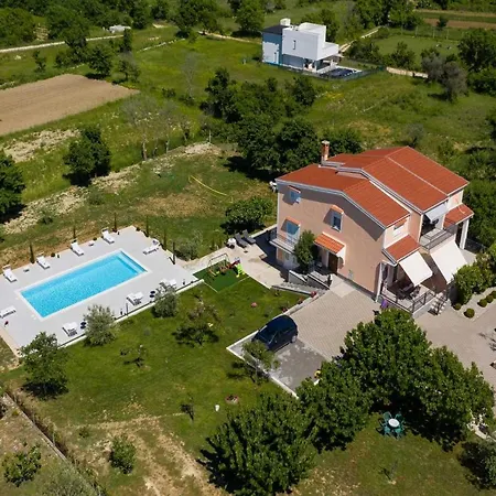 Luxury Maria With Large Pool וילה *