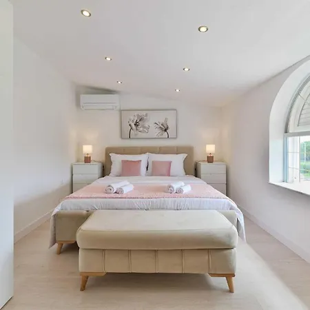 Villa Luxury Maria With Large Pool