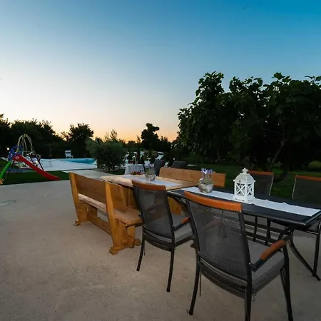 빌라 Luxury Maria With Large Pool