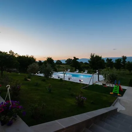 Luxury Maria With Large Pool Villa *