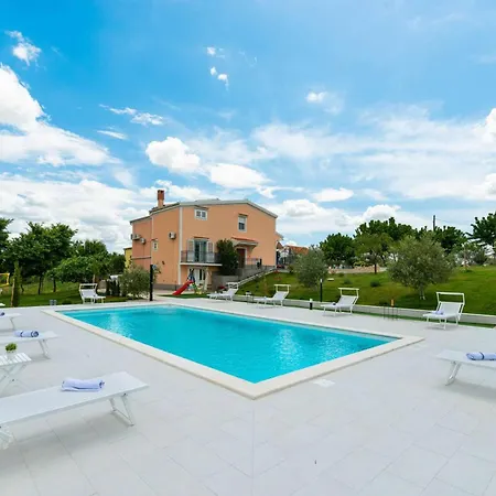 Luxury Maria With Large Pool Villa *