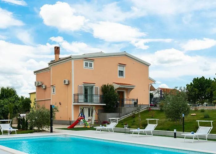 Luxury Maria With Large Pool * Suhovare