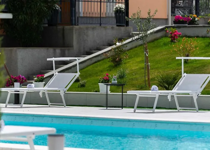 Luxury Maria With Large Pool