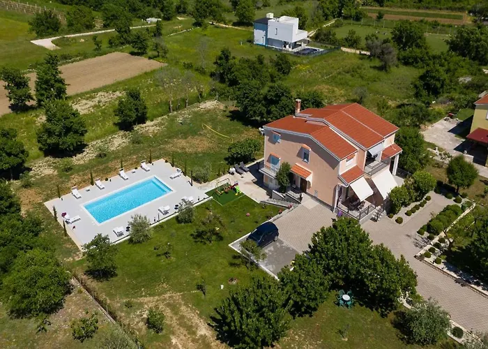 Luxury Maria With Large Pool וילה *