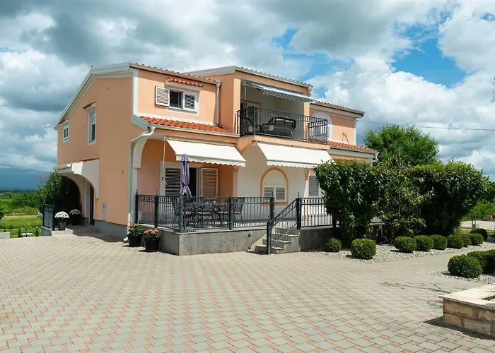 Luxury Maria With Large Pool Suhovare