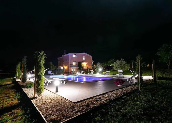 Luxury Maria With Large Pool *