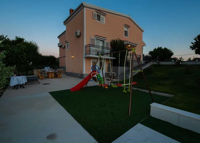Luxury Maria With Large Pool וילה Suhovare