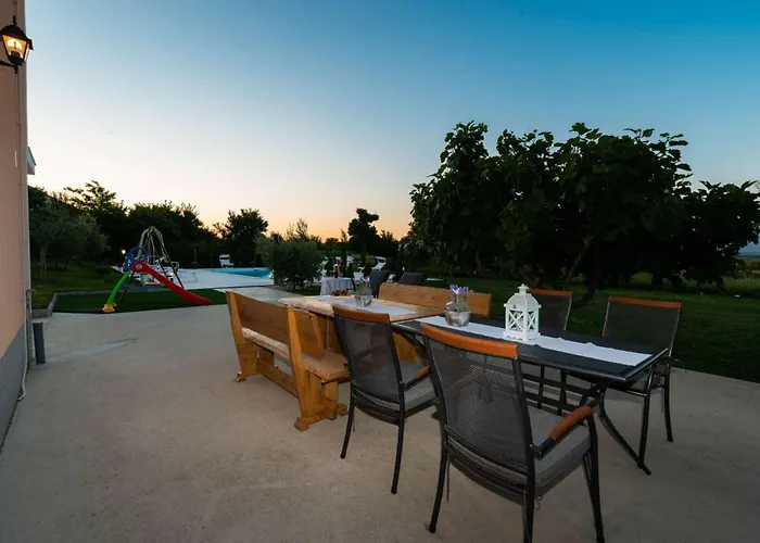 Luxury Maria With Large Pool וילה