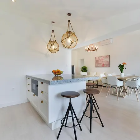 Luxury Maria With Large Pool * Suhovare