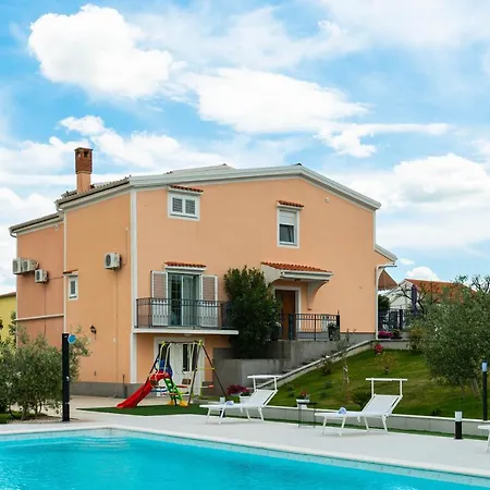 Luxury Maria With Large Pool * Suhovare