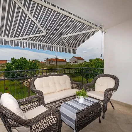 Luxury Maria With Large Pool فيلة