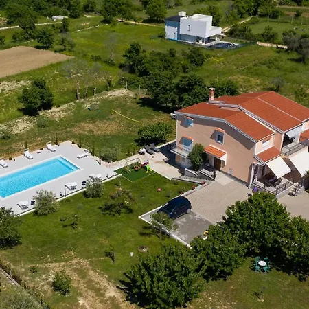 Luxury Maria With Large Pool Suhovare