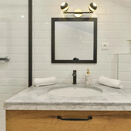 Luxury Maria With Large Pool ヴィラ