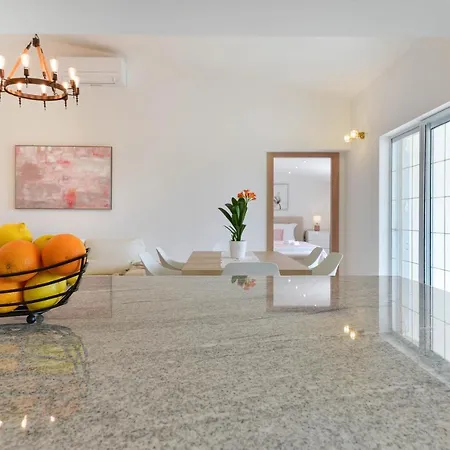 Villa Luxury Maria With Large Pool Suhovare