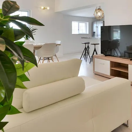 Luxury Maria With Large Pool فيلة *