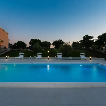 Luxury Maria With Large Pool Villa *