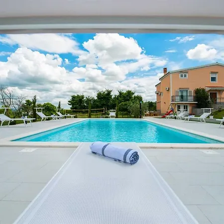 Villa Luxury Maria With Large Pool Suhovare