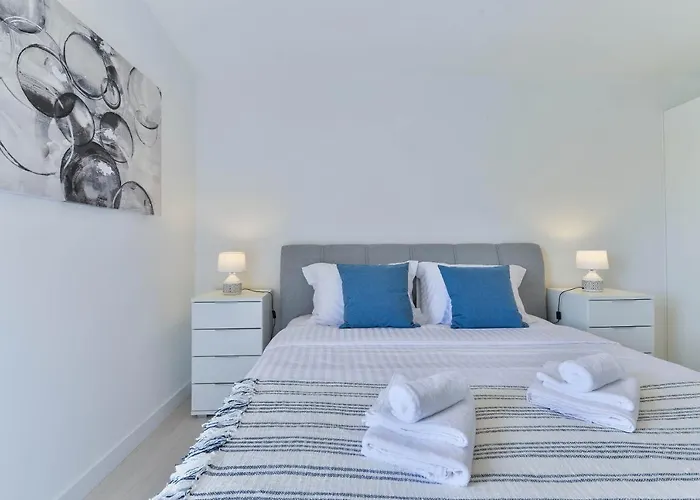 Luxury Maria With Large Pool